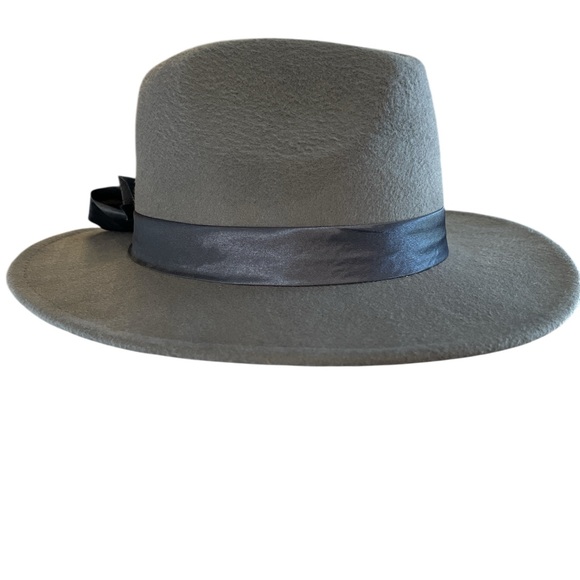 Torrid Gray Felt Fedora Wide Brim Hat w/sliver ribbon bow main image 6